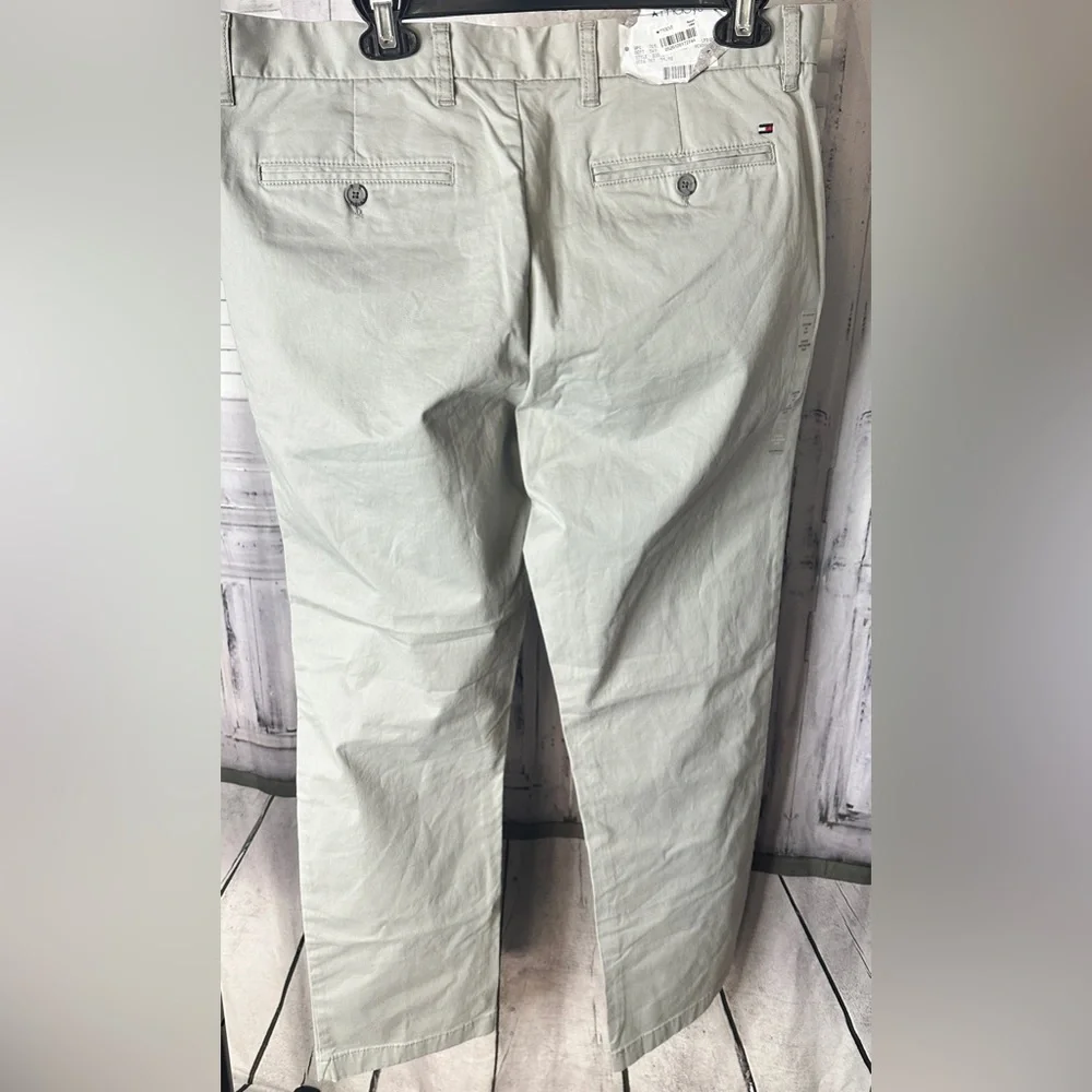 Tommy Hilfiger custom fit straight through hip and thigh. - Picture 6 of 9